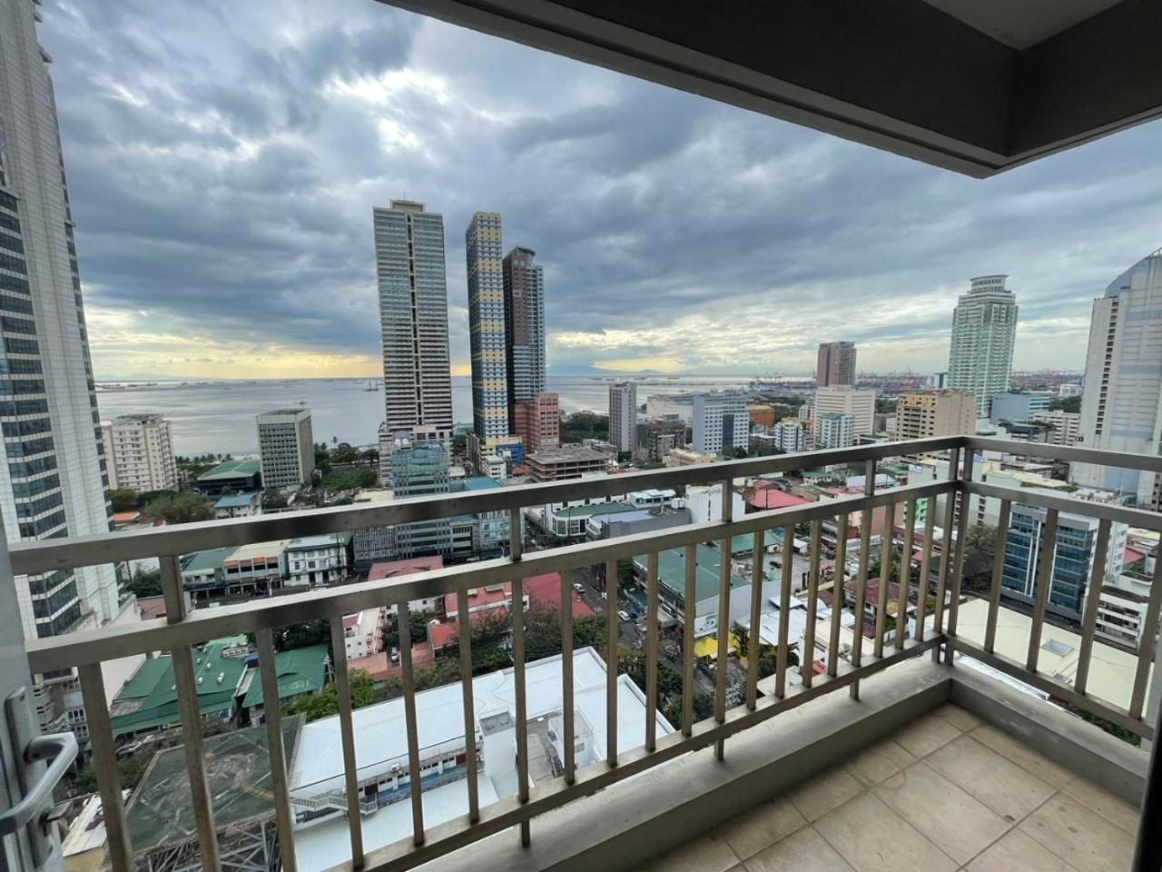 8 Adriatico Staycation Manila Room photo
