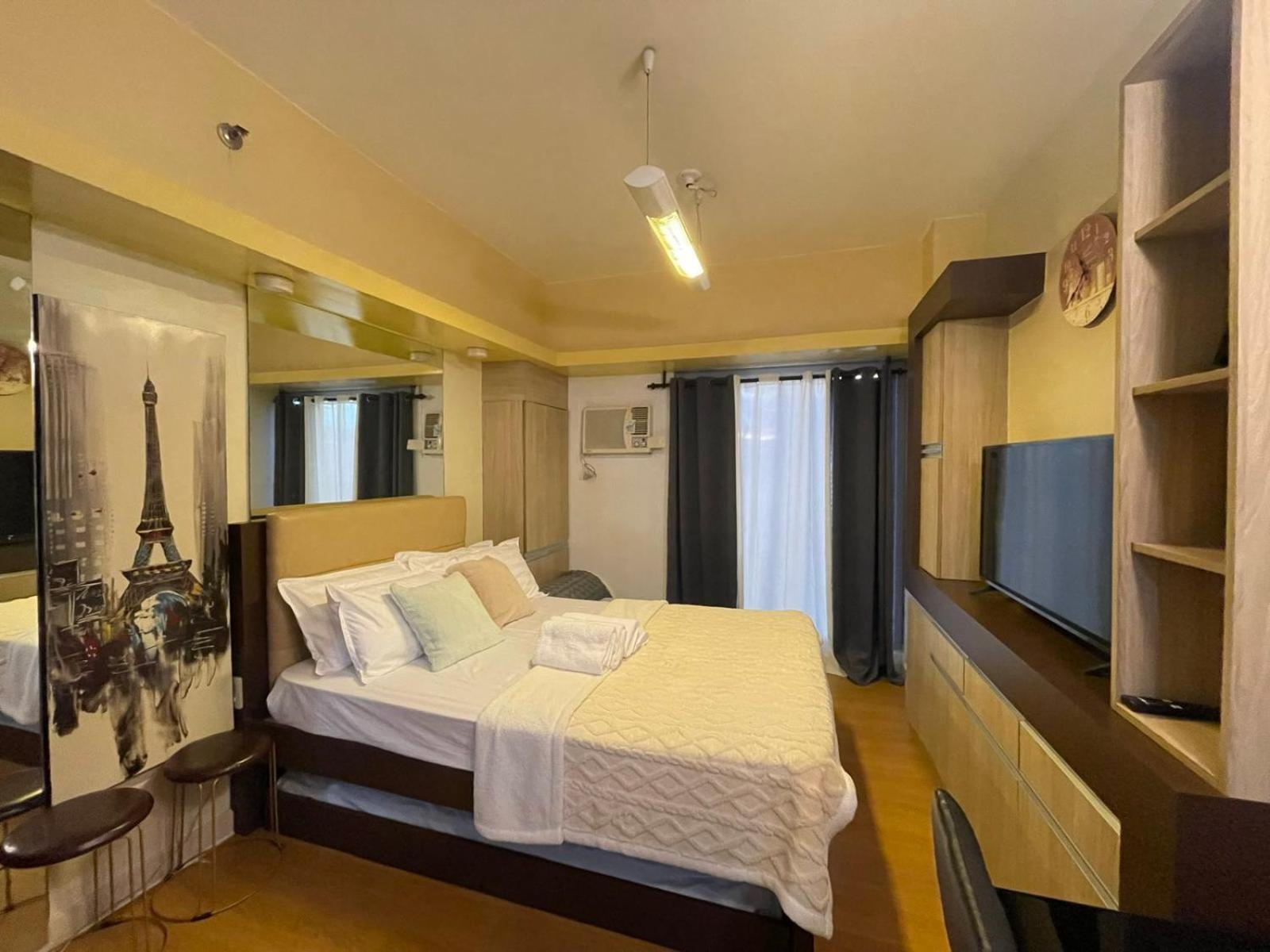 8 Adriatico Staycation Manila Exterior photo