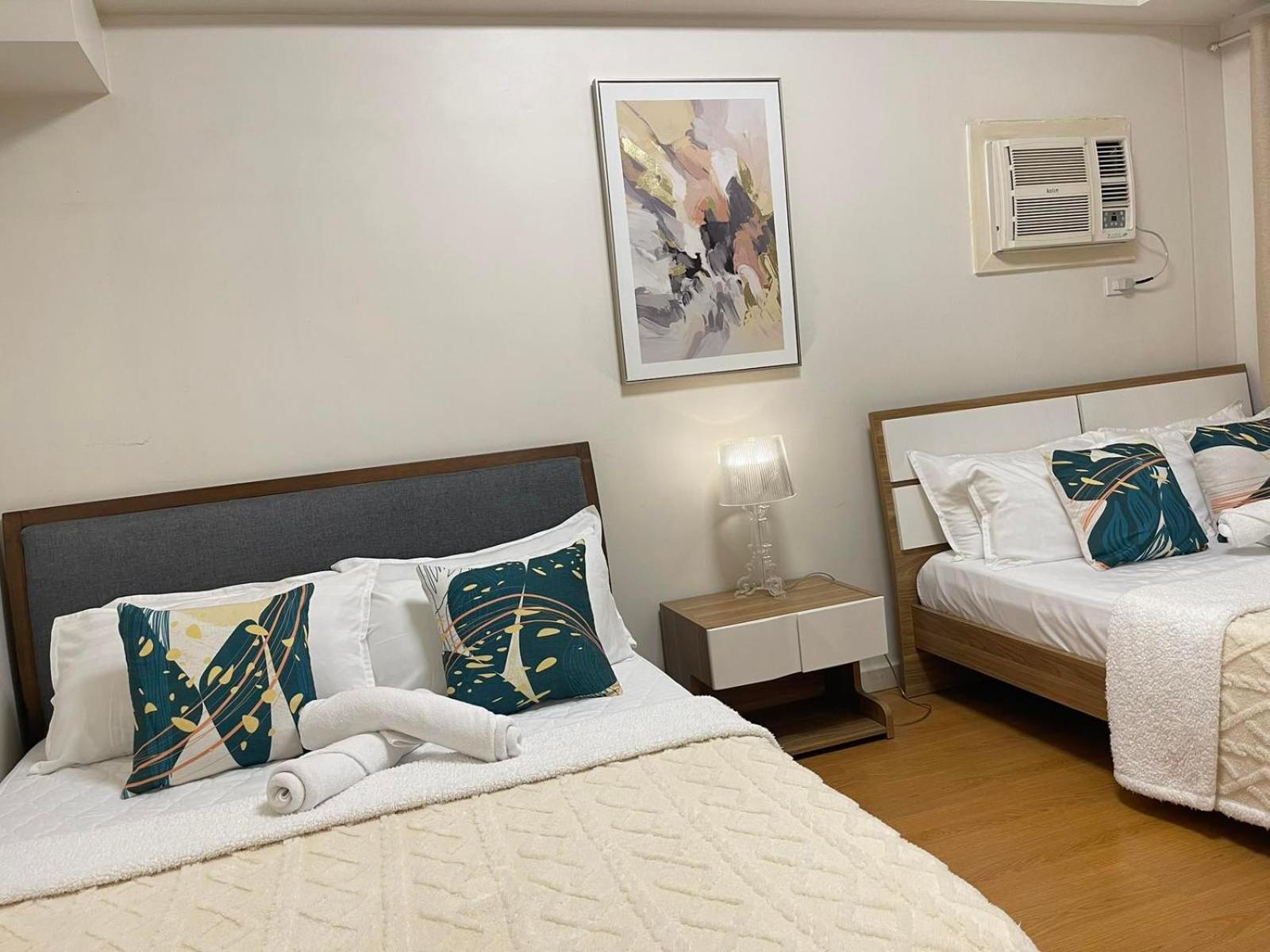 8 Adriatico Staycation Manila Room photo